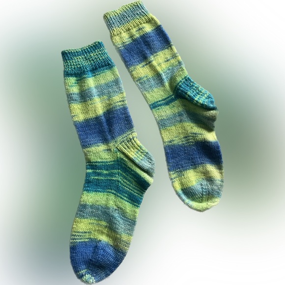 Handmade wool socks, striped, grunge, adorable, not-itchy & oh so warm..sz 8ish - Picture 3 of 4